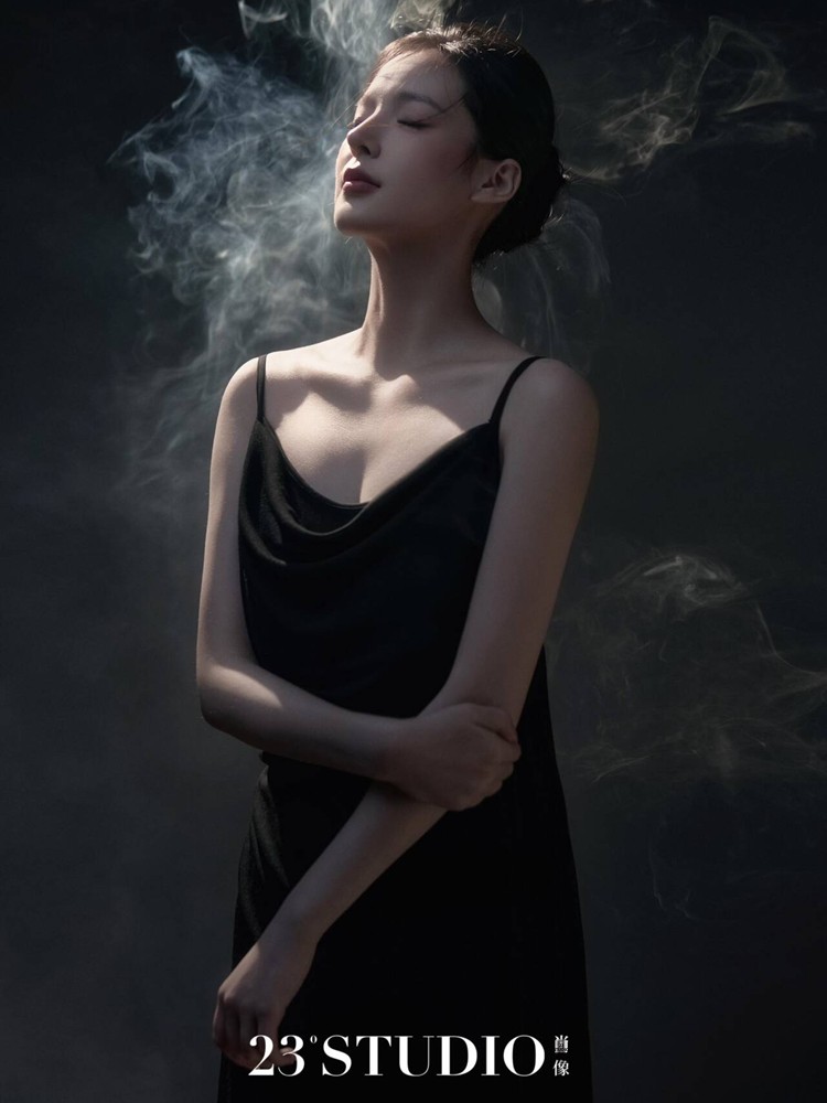 Lighting In Photography Studio - 2026年新作韓国風ハイエンド感覚ライトフォトグラフィー服ポートレート感情ガールズフォトグラフィースタジオファッショナブル女性向け